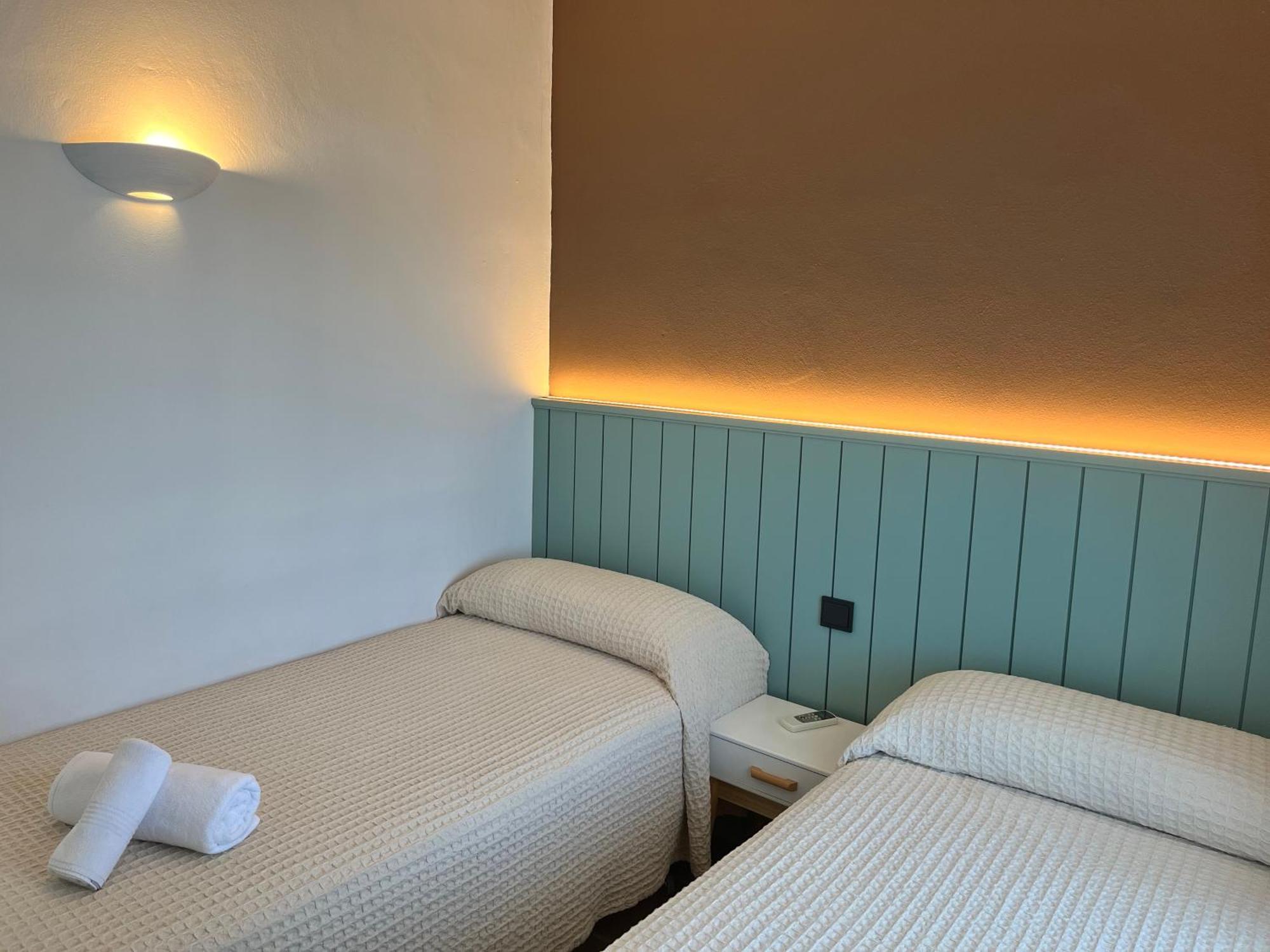 Nuramar Aparthotel Кала-ен-Бош Екстер'єр фото